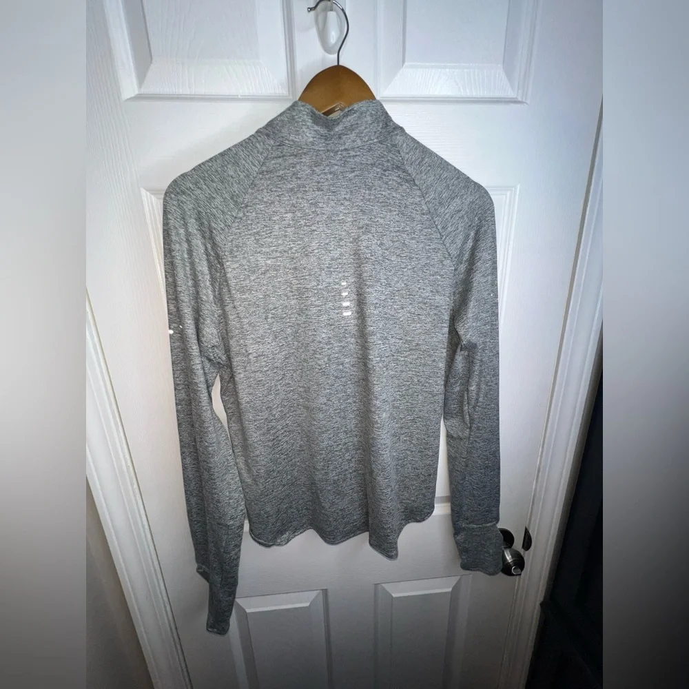 NWT Nike Women’s Large Swift Dri-FIT UV 1/4 Zip Running Top L Gray HQ0499-084